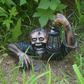 1pc Halloween Zombie Crawling Horror Decor, Scary Led Lights Zombie Holding Lantern Outdoor Figurine Light